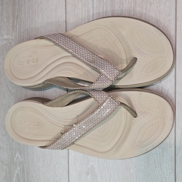 Crocs Women T strap Sequin Sandals Slide Flats shoes sz 10 - Picture 3 of 12